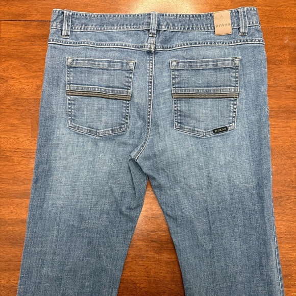 prAna Breathe Men's Jeans Size 34 Blue Denim Relaxed Fit Cotton Spandex Blend - Picture 11 of 14